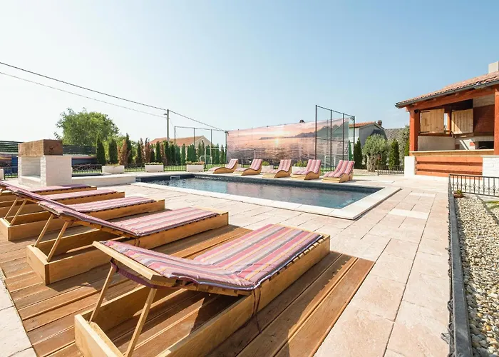 Lovely In With Sauna Holiday home Vir