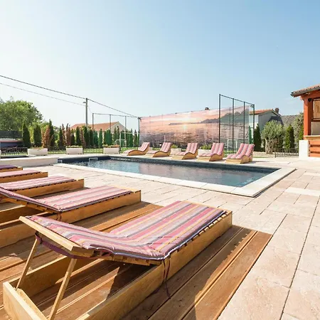 Lovely In With Sauna Casa de Férias Vir