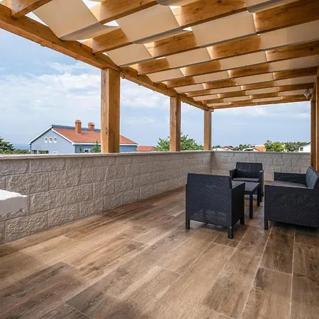 Luxurious In With Sauna Vir