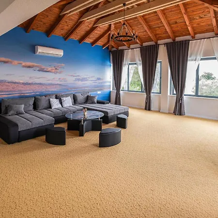 Luxurious In With Sauna Casa vacanze *