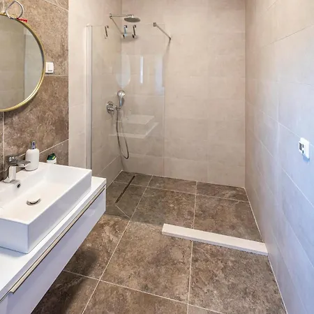 Luxurious In With Sauna Casa vacanze *